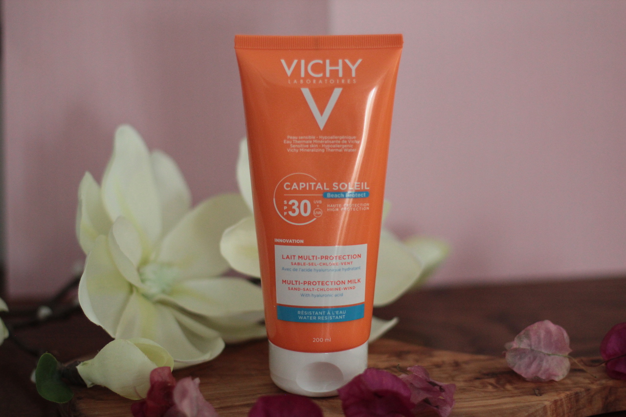 indispensables de l'été par Vichy ; soin solaire ; lait solaire ; lait SPF 30